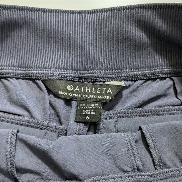Athleta Brooklyn Textured Ankle Pants Size 6 Medieval Leopard Navy Violet - Picture 9 of 13